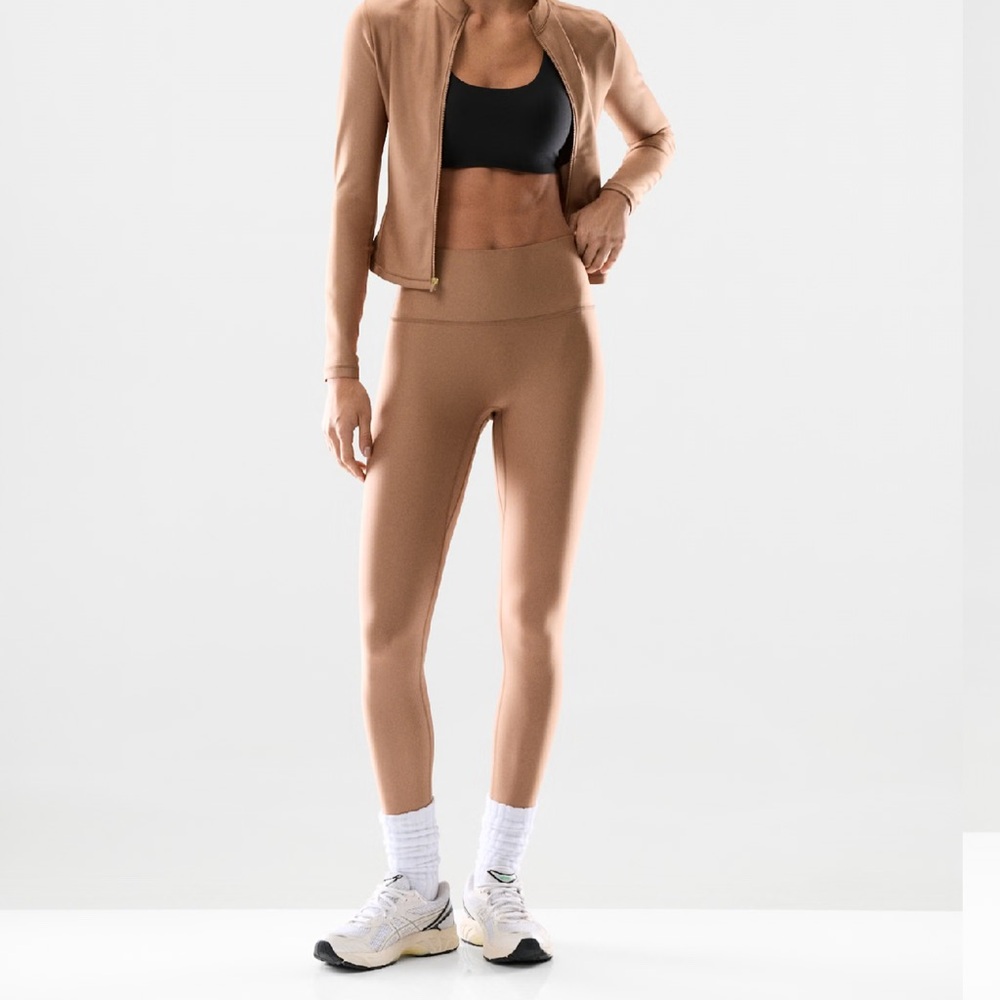 Aritiza Glo tone cheeky high rise leggings in size 4